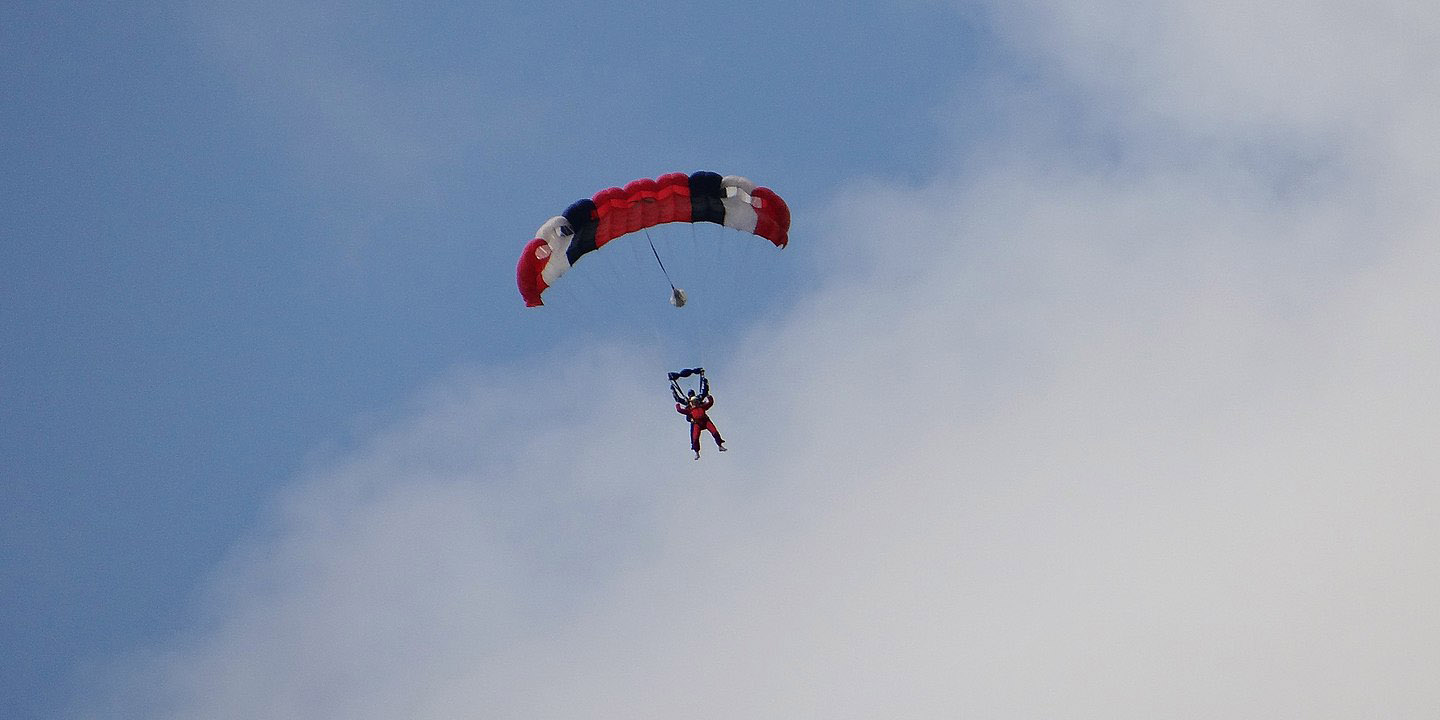 The Iowa Man Who Skydived at 100 Years Old