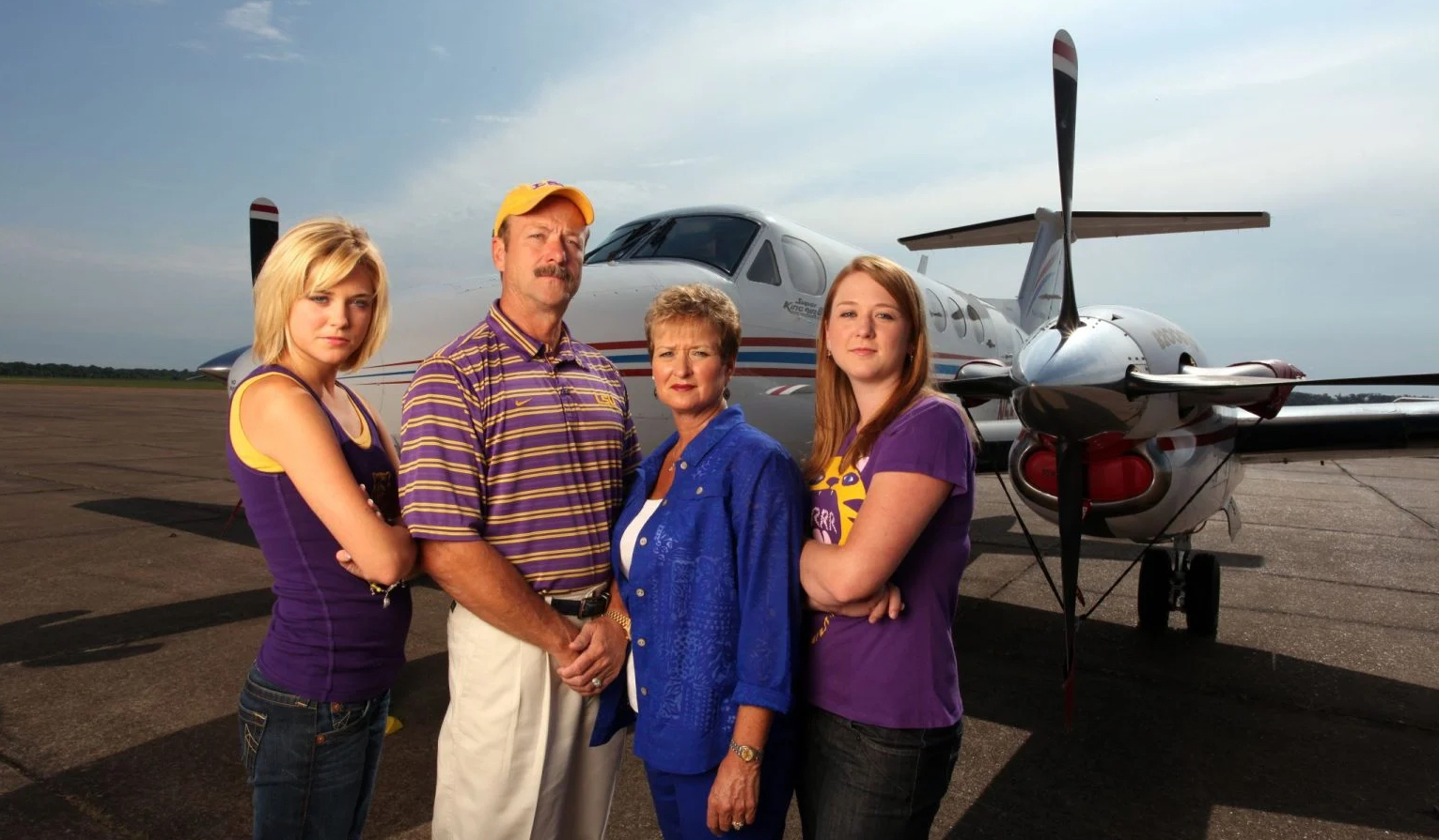 Pilot Dies Passenger Lands Plane with His Family On Board Pilot Dies Passenger Lands Plane with His Family On Board